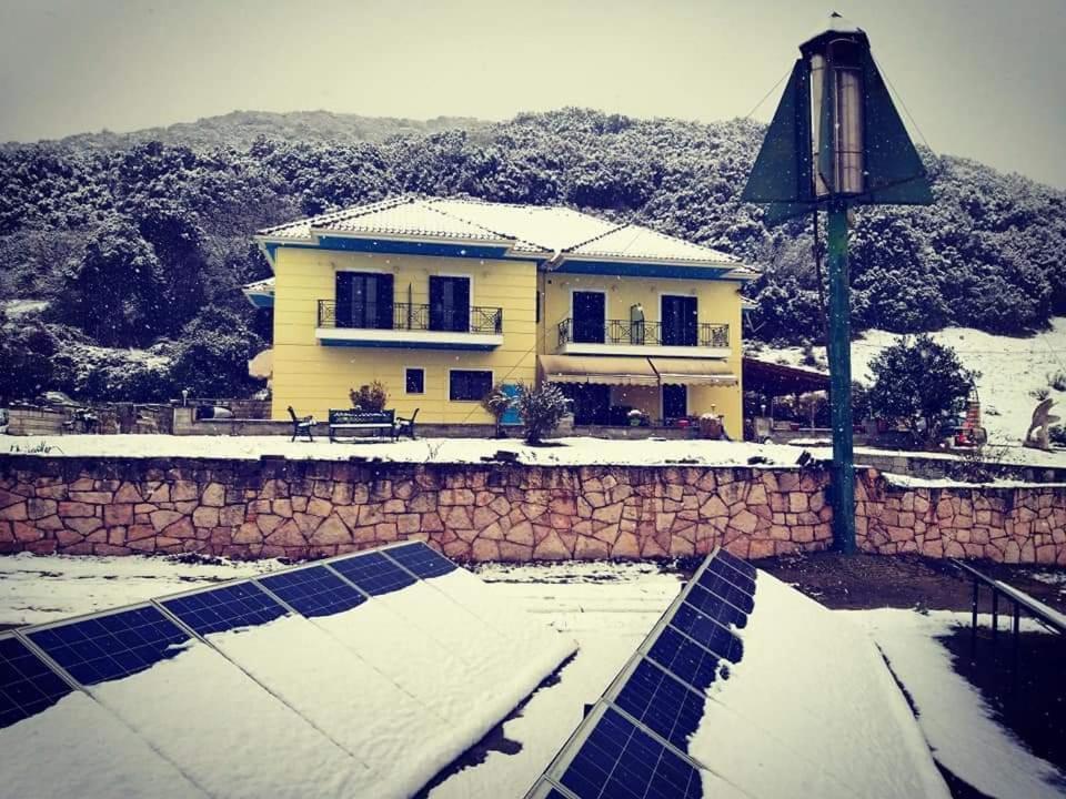 Guesthouse Bizani Neo Mpizani Exterior photo