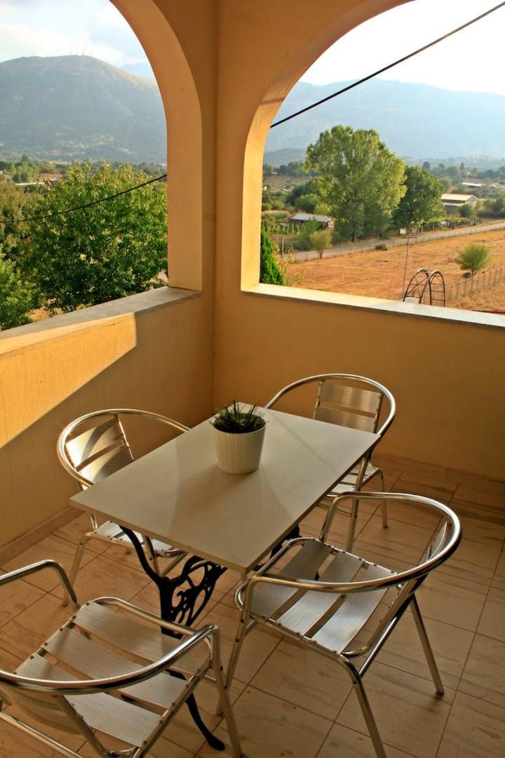Guesthouse Bizani Neo Mpizani Exterior photo